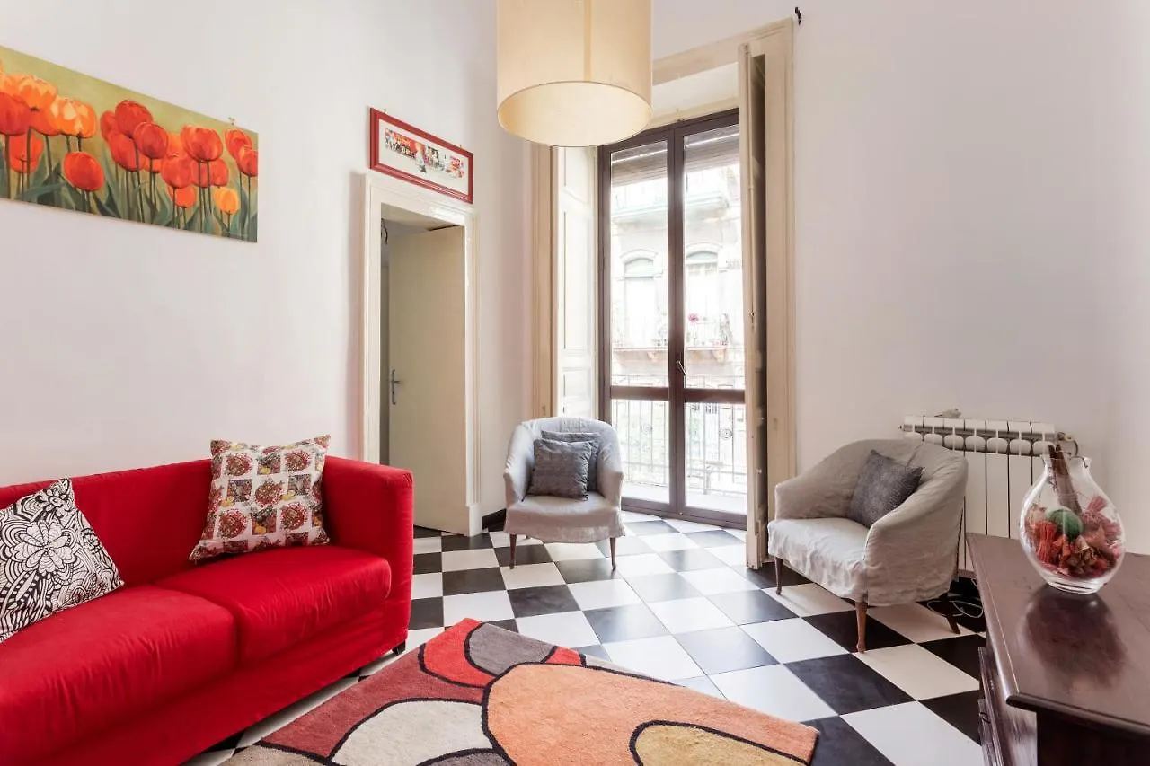 Casa Vacanze A Pochi Passi Da Villa Bellini Katania Apartament