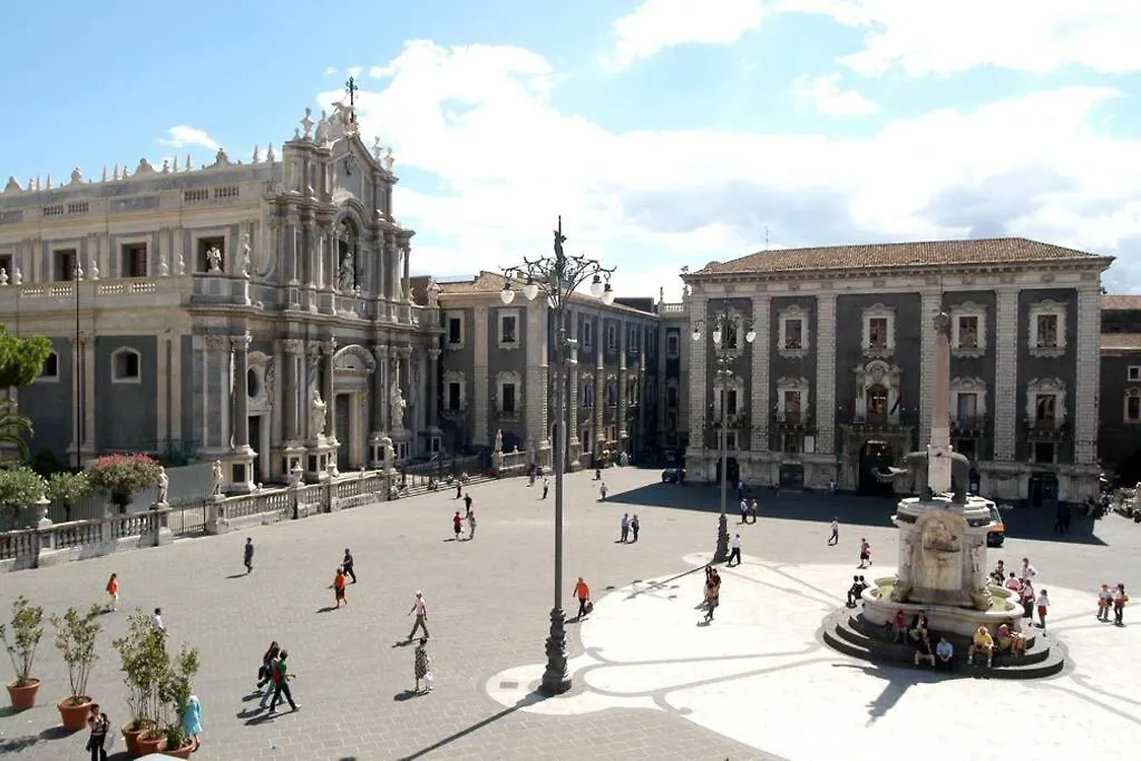 Casa vacanze a pochi passi da Villa Bellini Catania Appartamento