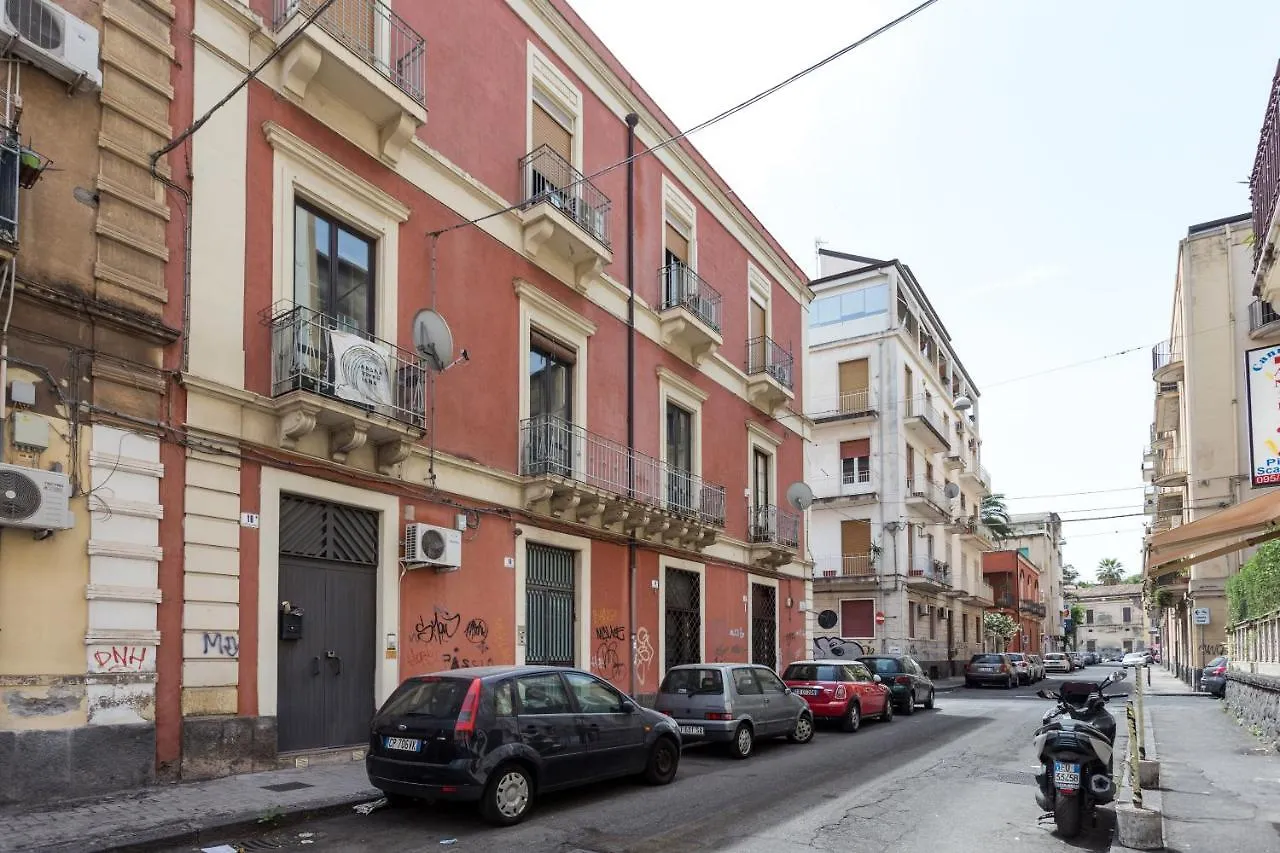 Casa vacanze a pochi passi da Villa Bellini Catania 0*,  Italia
